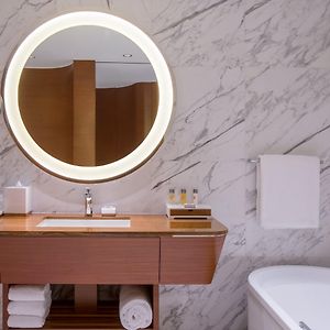 Staycation Upgrade to Deluxe Room Late Check Out